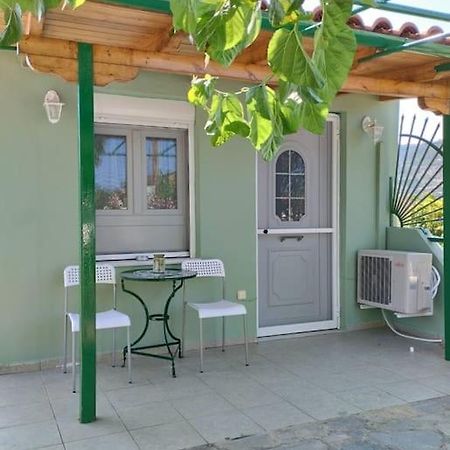 Lovely Guesthouse On The Beach 아이아 아나 외부 사진
