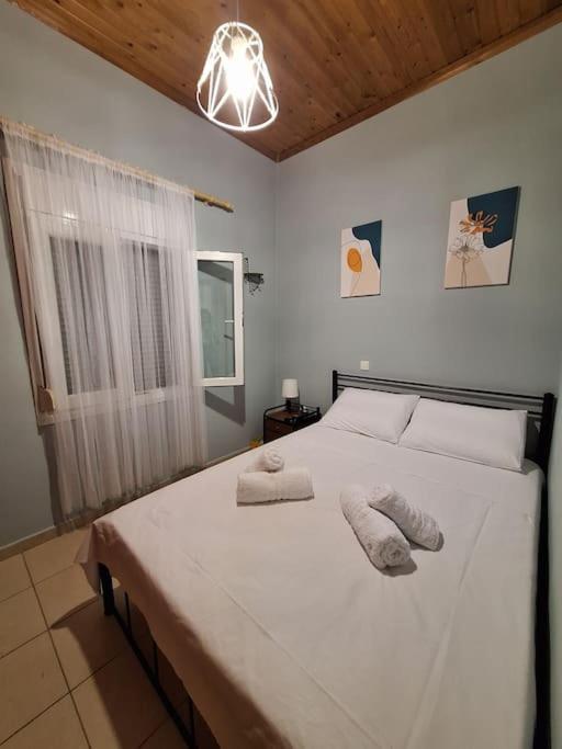 Lovely Guesthouse On The Beach 아이아 아나 외부 사진