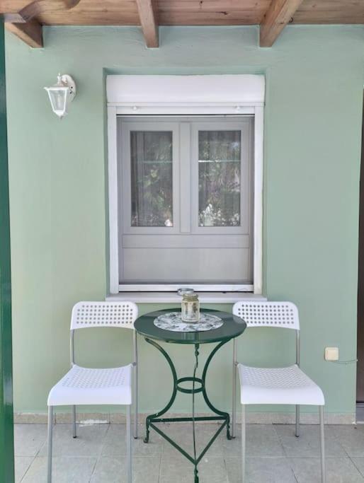 Lovely Guesthouse On The Beach 아이아 아나 외부 사진